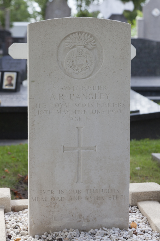 Commonwealth War Graves Vlissegem #5