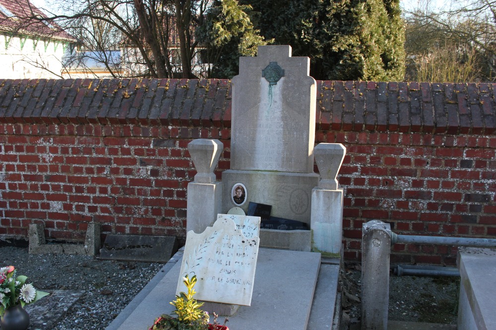 Belgische Oorlogsgraven Hellebecq #2