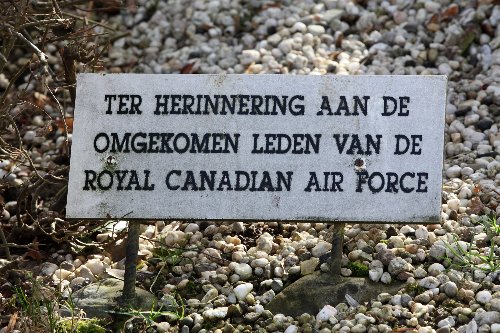 Monument Royal Canadian Airforce Halifax LL243 #3