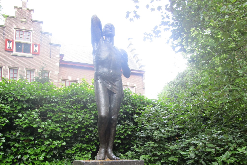 Groep 8 basisschool De Regenboog adopteert oorlogsmonument Tiel