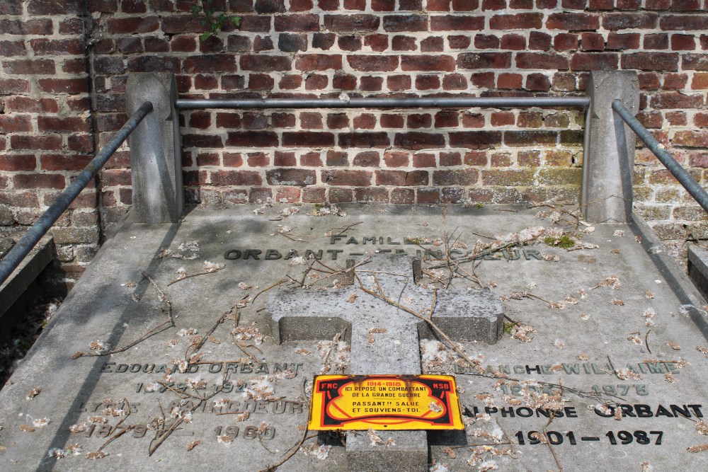 Belgian Graves Veterans Mont-Sainte-Genevive #2