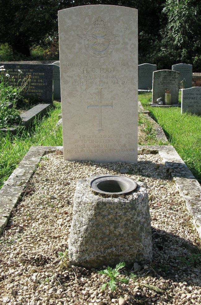 Commonwealth War Graves St. John Churchyard #1