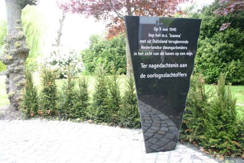 Monument Victims Motorvessel Joanna General Cemetery Delfzijl #2