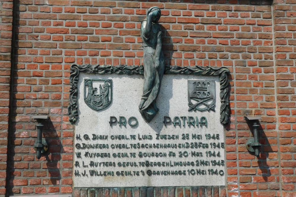 Monument Pro Patria Heer #1