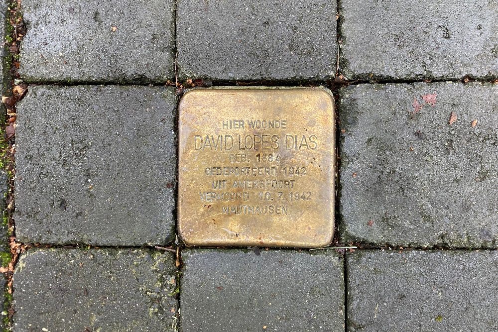 Stolperstein Wezellaan 1 (nu: Zeverijnplantsoen 7)