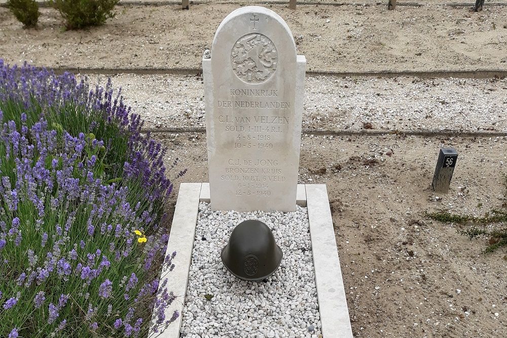 Nederlandse Oorlogsgraven Rooms Katholieke Begraafplaats Zoeterwoude-Dorp #1