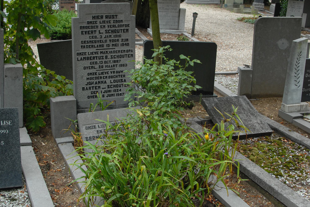 Nederlandse Oorlogsgraven Nederlands Hervormde Begraafplaats Rustoord Nijmegen #2