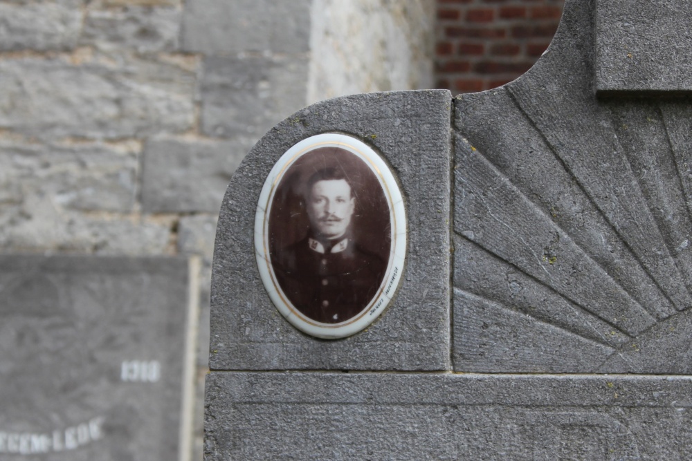 Belgian War Graves Lede #2