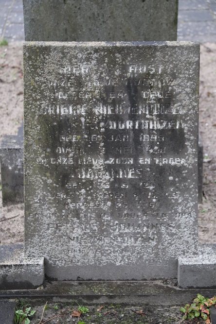 Dutch War Graves Municipal Cemetery Anna Paulowna #5
