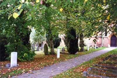 Oorlogsgraven van het Gemenebest Holy Trinity Churchyard #1