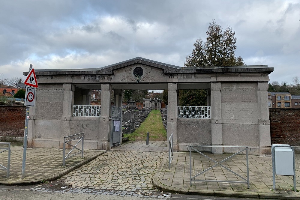 War Memorial Chenée #1