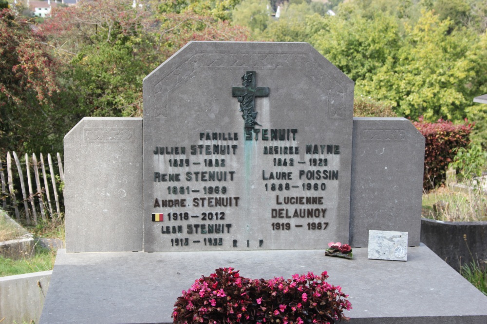 Belgian Graves Veterans Couture-Saint-Germain Churchyard