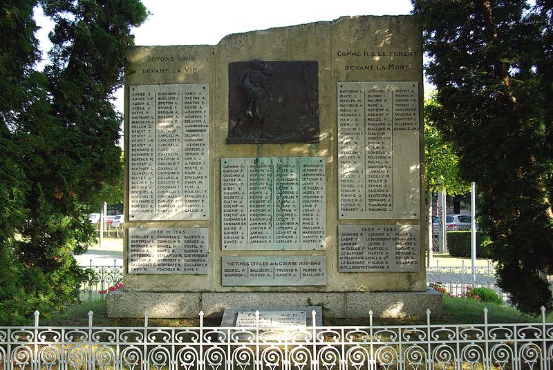 Oorlogsmonument Redon #2