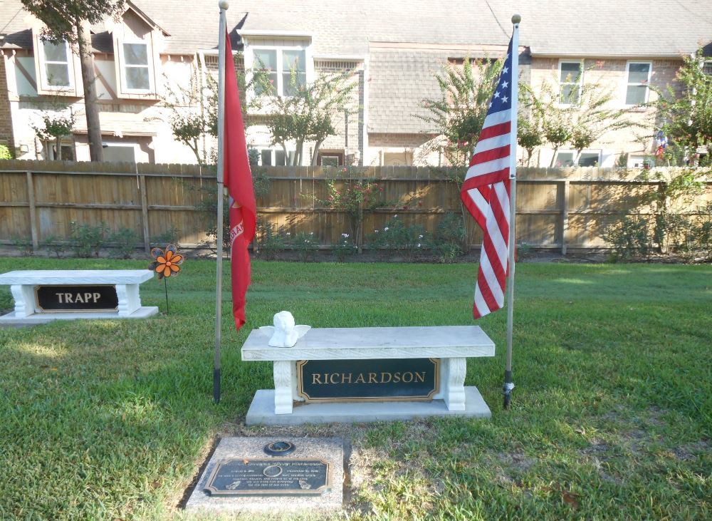 American War Grave Memorial Oaks Cemetery #1