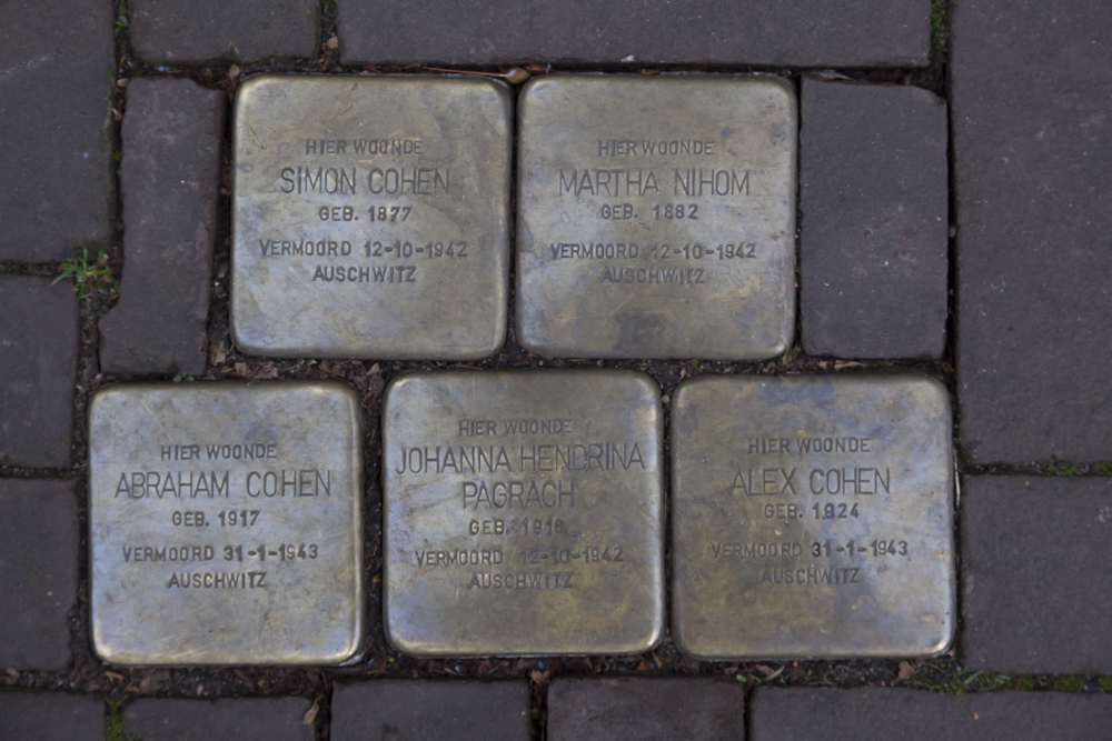 Stolpersteine Van Lawick van Pabtstraat 107