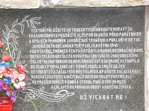 Monument & Massagraf Slachtoffers Massamoord Javoříčko #2