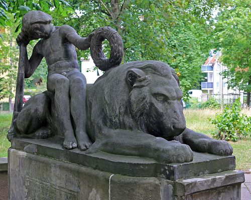 War Memorial Schmoeckwitz #1