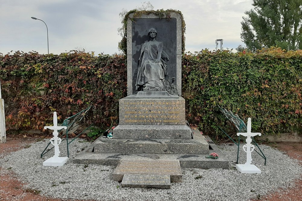 War Memorial Vichy Cemetery