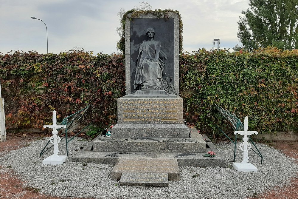 Oorlogsmonument Begraafplaats Vichy #1