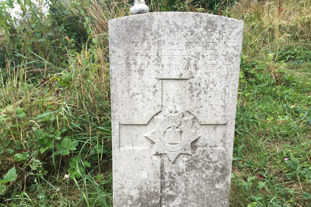 Oorlogsgraven van het Gemenebest Holy Trinity Churchyard #2