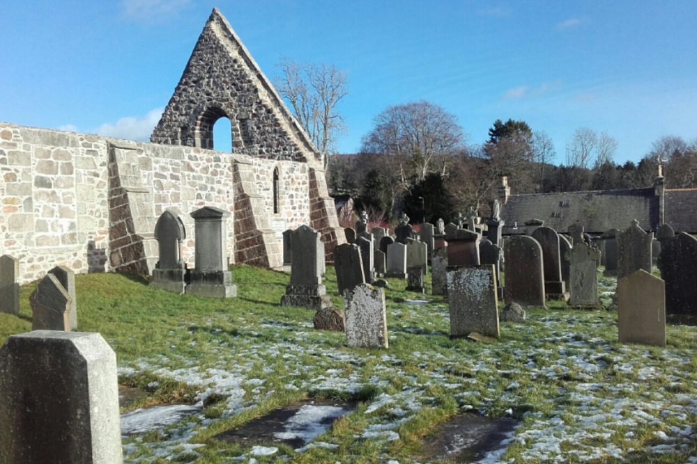 Commonwealth War Graves Kincardine O'Neil Old Churchyard #1