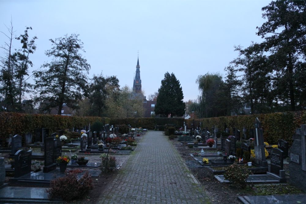 Nederlandse Oorlogsgraven R.K. Begraafplaats St.Clemens Waalwijk #4