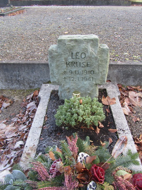 German War Grave Oberveischede #2