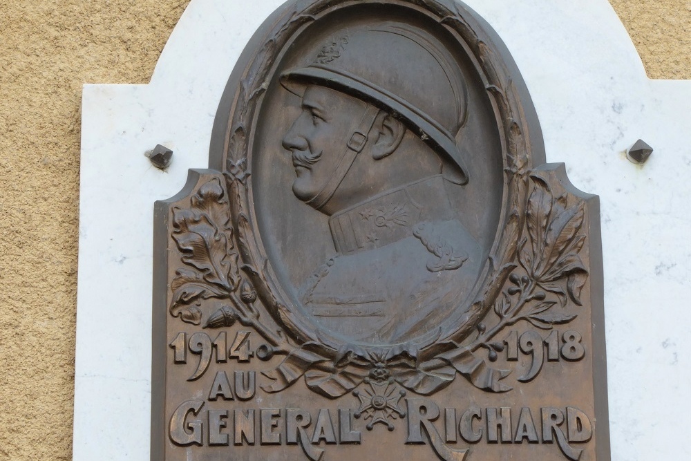 Memorial French General Richard #4