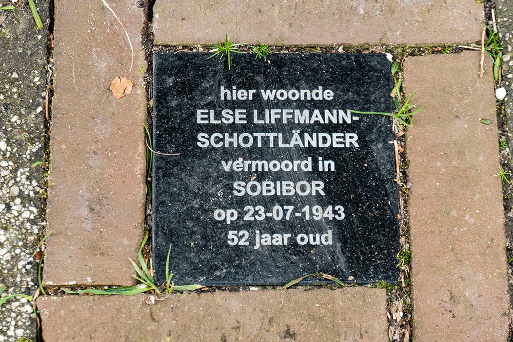 Memorial Stone Bankastraat 19 #1