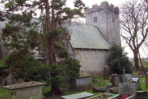 Commonwealth War Grave St Mary Churchyard #1