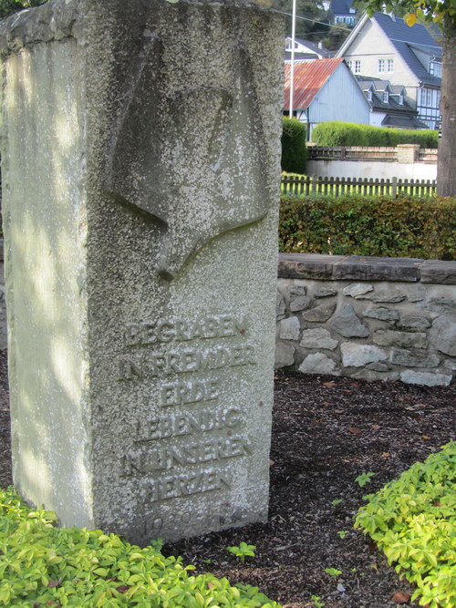 Oorlogsmonument Kirchveischede #3