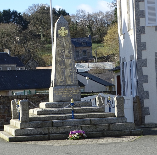 War Memorial Belle-Isle-en-Terre #1