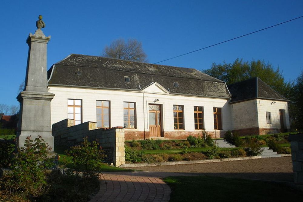 Oorlogsmonument Warlincourt-ls-Pas