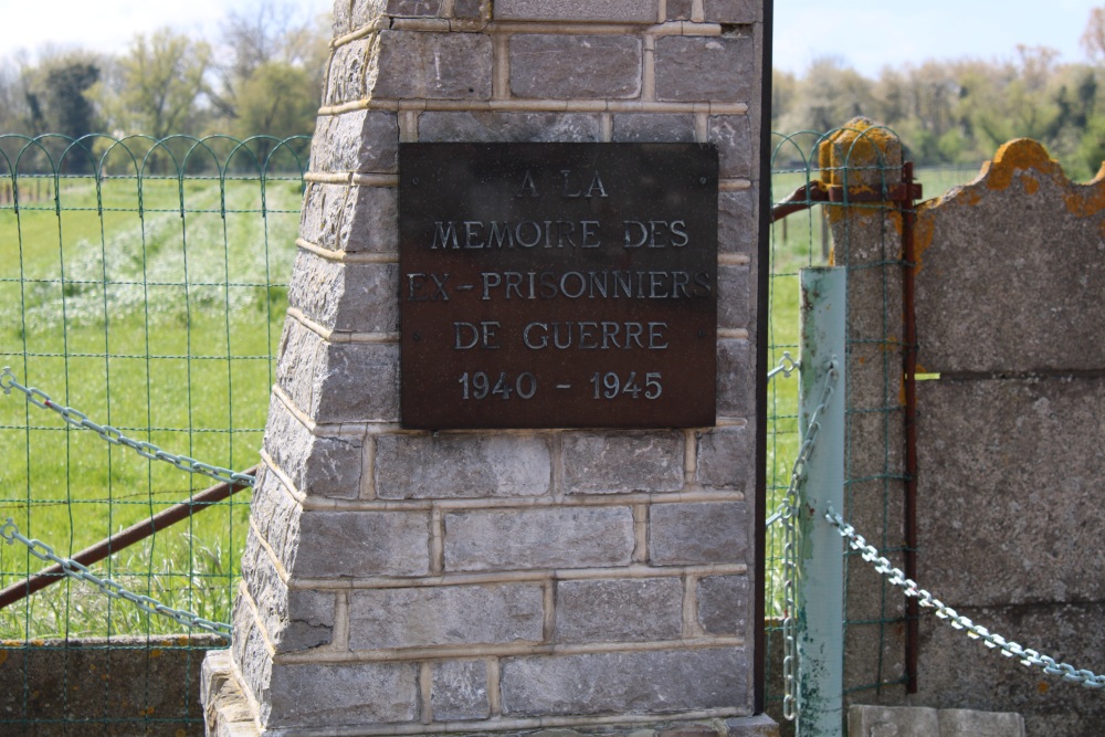 Oorlogsmonument Begraafplaats Bascles #2