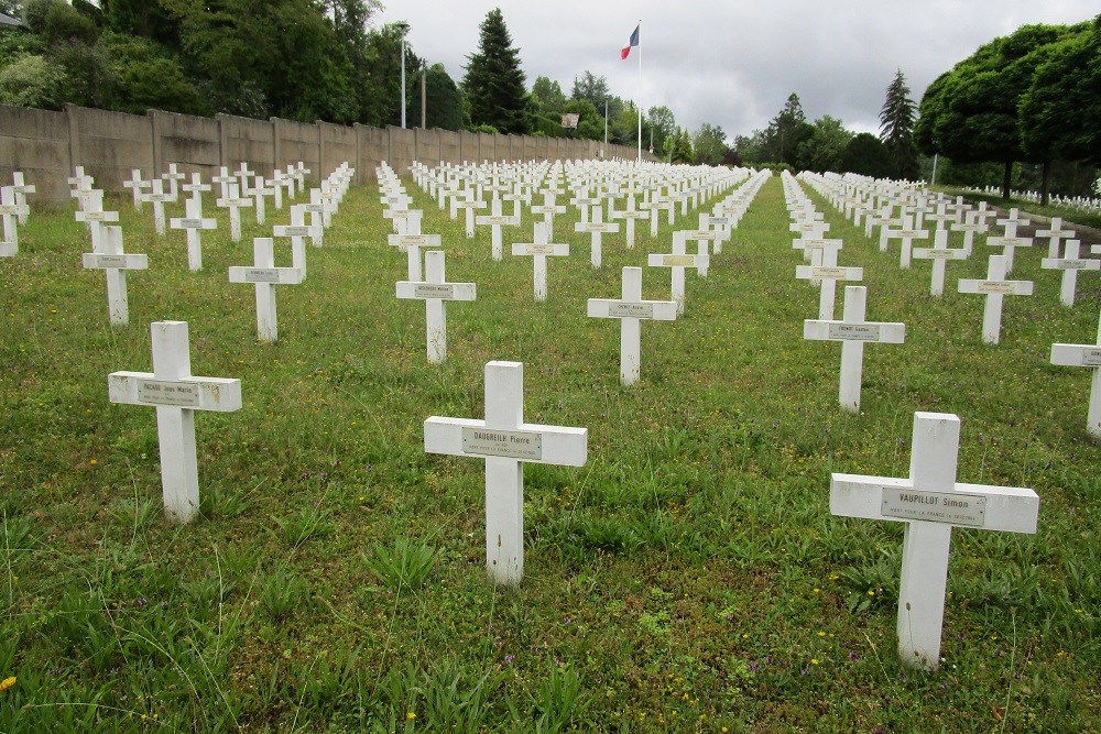 War Cemetery les Vallons #2