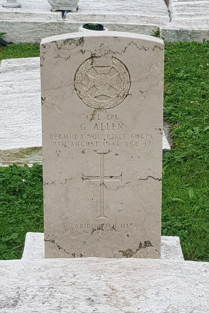 Oorlogsgraven van het Gemenebest St. James Churchyard #3