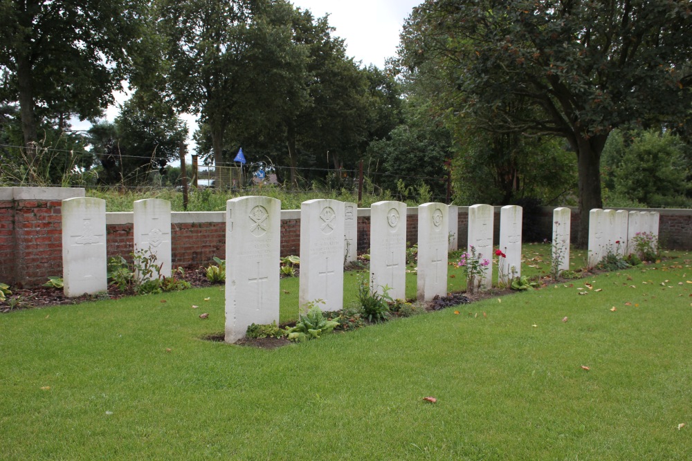Commonwealth War Cemetery White House #4