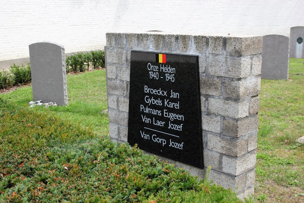 Oorlogsmonument Begraafplaats Kasterlee