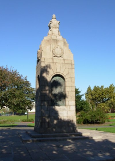 Oorlogsmonument Workington #1