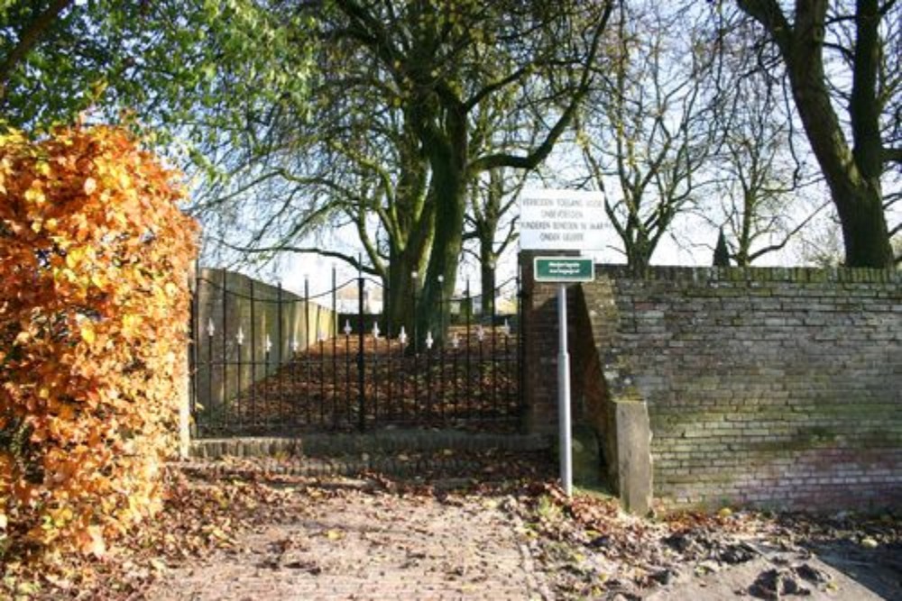 Dutch War Grave Bellingeweer #3