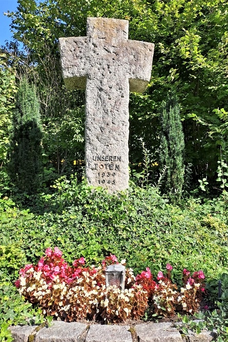 Oorlogsmonument Begraafplaats Tiengen #2