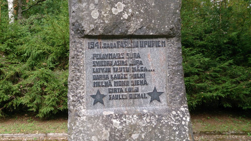Monument Executieplaats Ķelderleja Valmiera #3