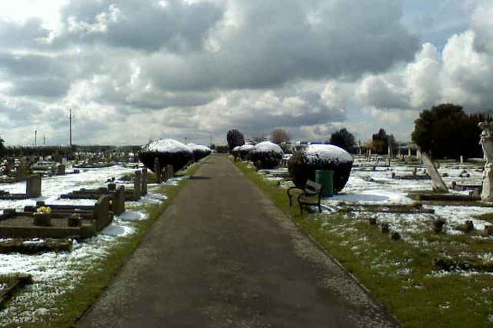 Commonwealth War Graves Toddington Cemetery