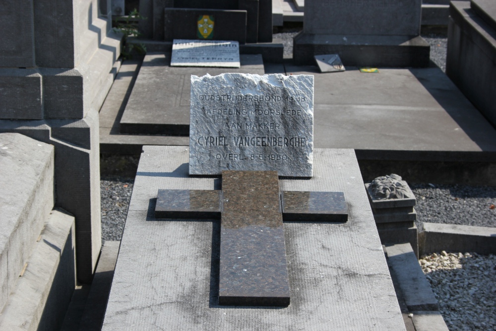 Belgian Graves Veterans Moorslede #2