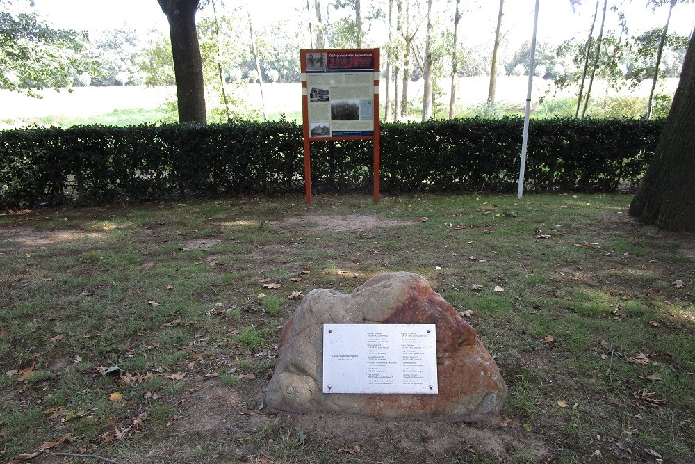 Herdenkingsmonument Burgerslachtoffers Herkenbosch #1