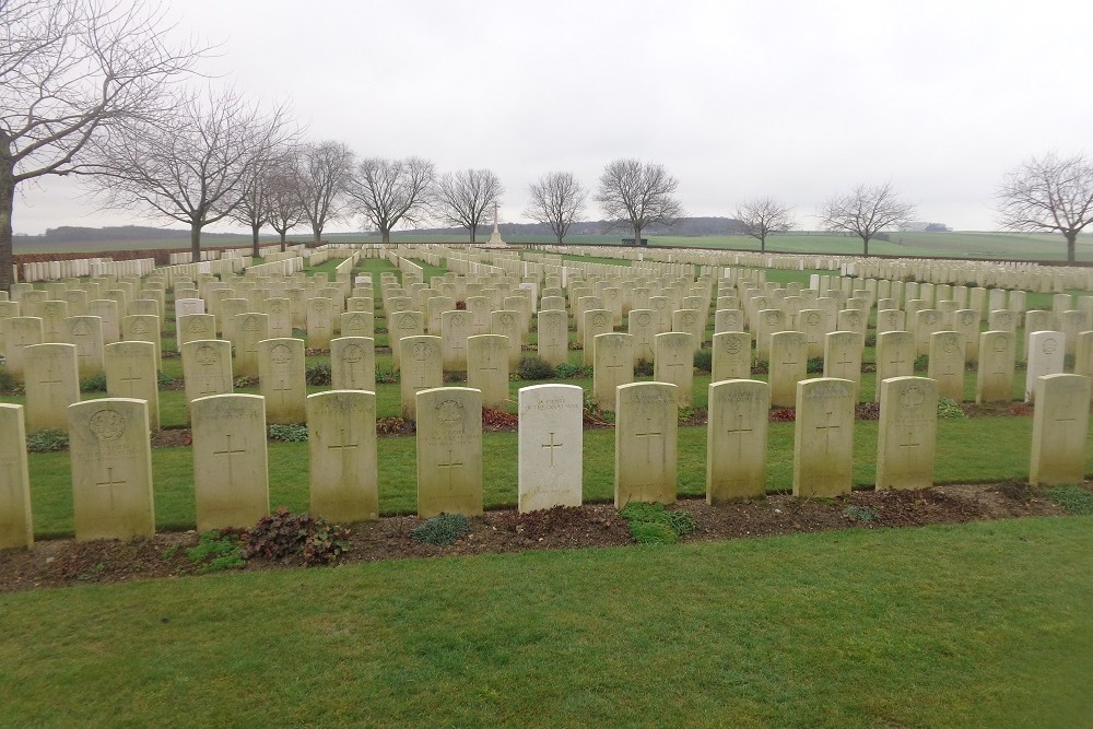 Commonwealth War Cemetery Thistle Dump (High Wood) #2