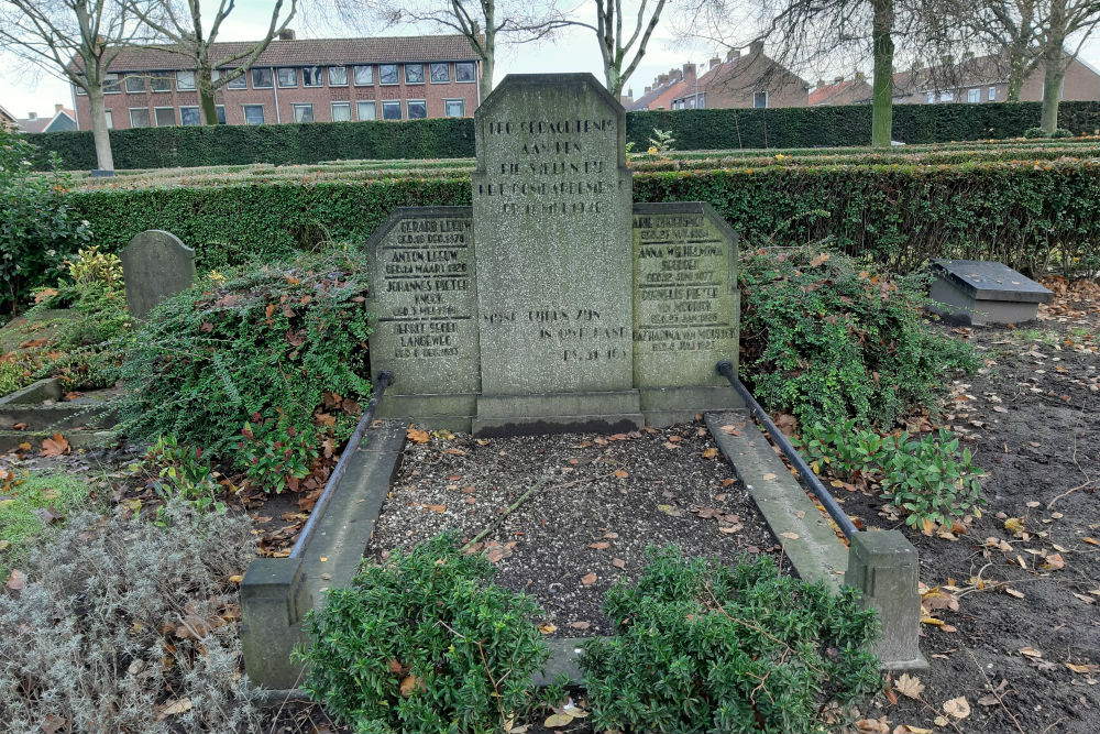 Dutch War Graves Municipal Cemetery Zevenbergen #3