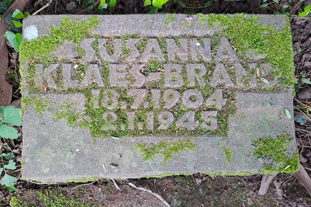 War graves at Our Lady Church Kyllburg #3