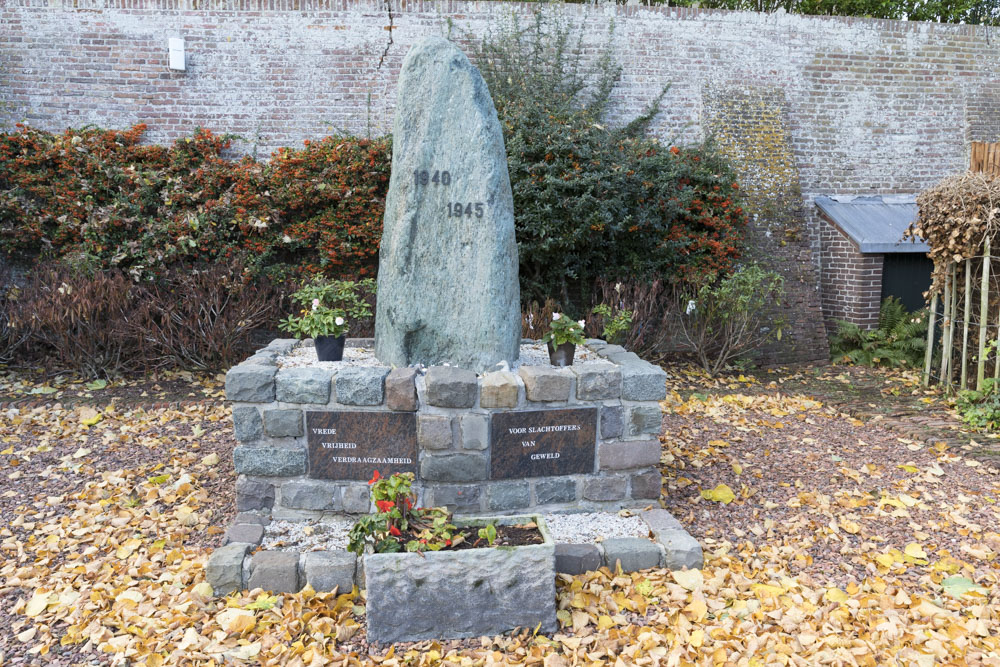 War Memorial Nederhorst den Berg #1