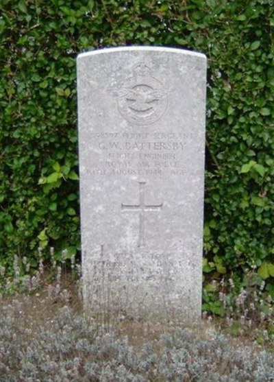 Commonwealth War Grave Reerso